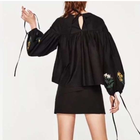 NWOT ZARA BLACK POPLIN BOHO TOP WITH FLORAL EMBROIDERED BOHO FRILLED SLEEVES - Picture 2 of 8